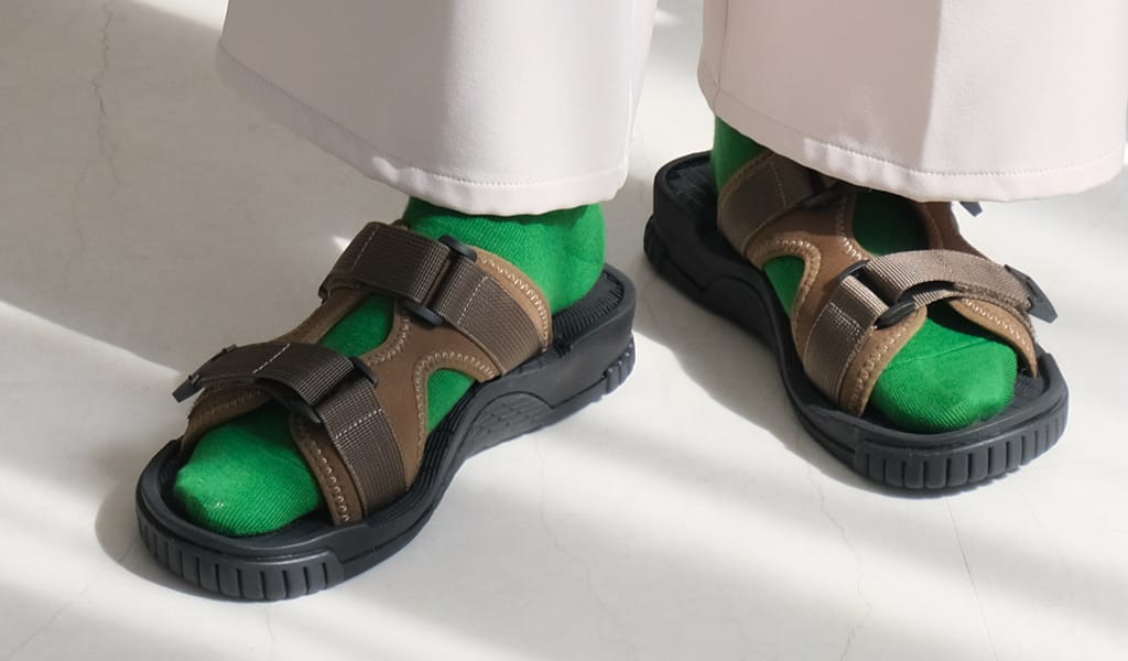 毎日履きたくなる快適さ。フットベッドサンダルで夏をもっと自由に