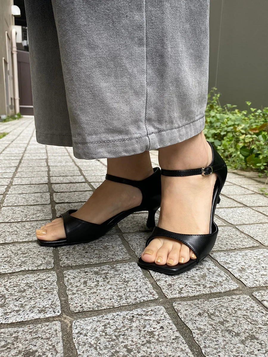 ストラップ サンダル レディース