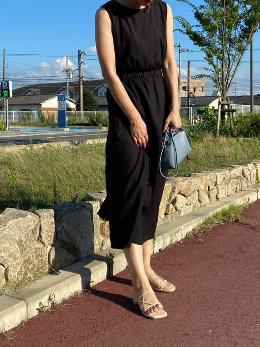 華奢ストラップスクエアトゥトングサンダル