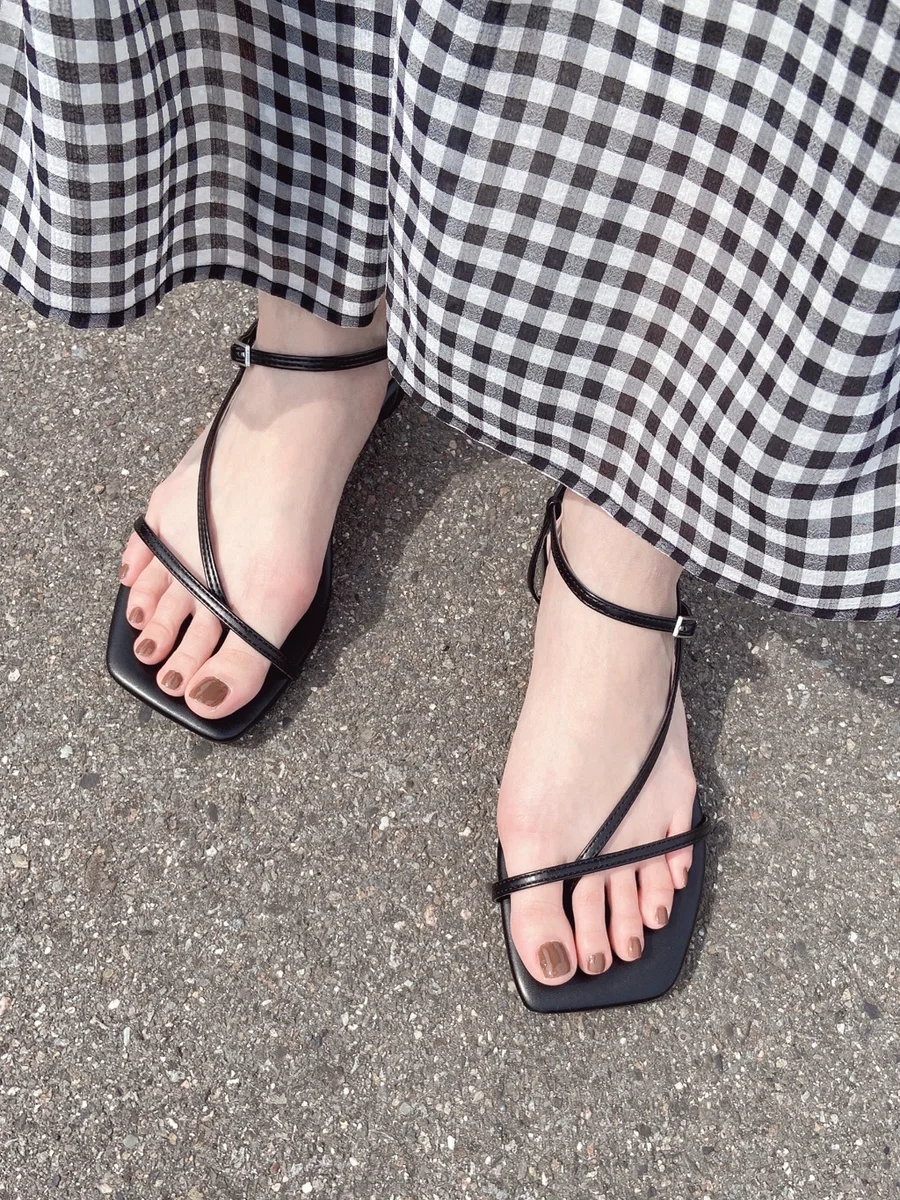 華奢 ストラップ トング サンダル スクエアトゥ レディース