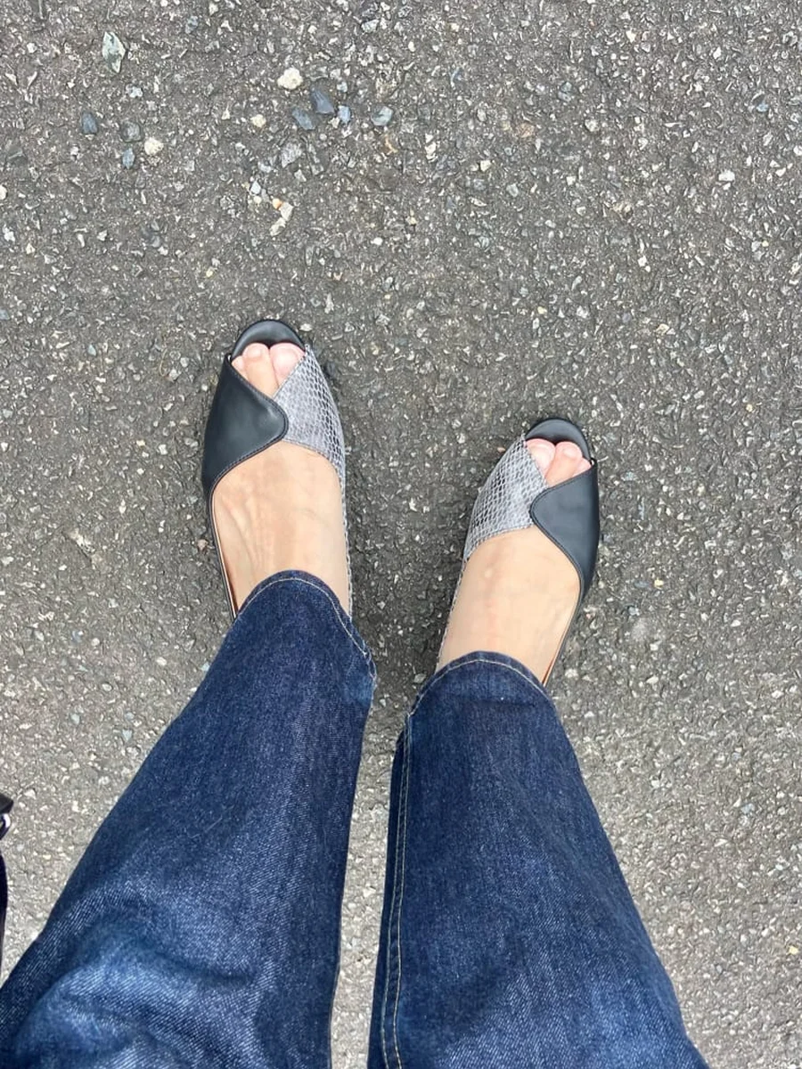 バイカラーオープントゥパンプス